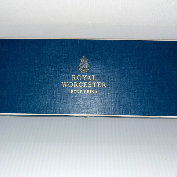 Royal Worcester Bone China Floral Vanity Set, NIB, Vintage - Picture 6 of 6